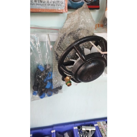đảo thuốc trừ sâu trộn đều thuốc