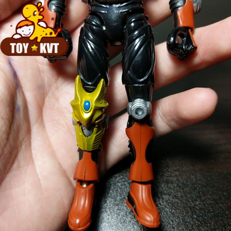 Mô Hình SHS Kamen Rider Imperer Đủ Phụ Kiện Chogokin Kim Loại