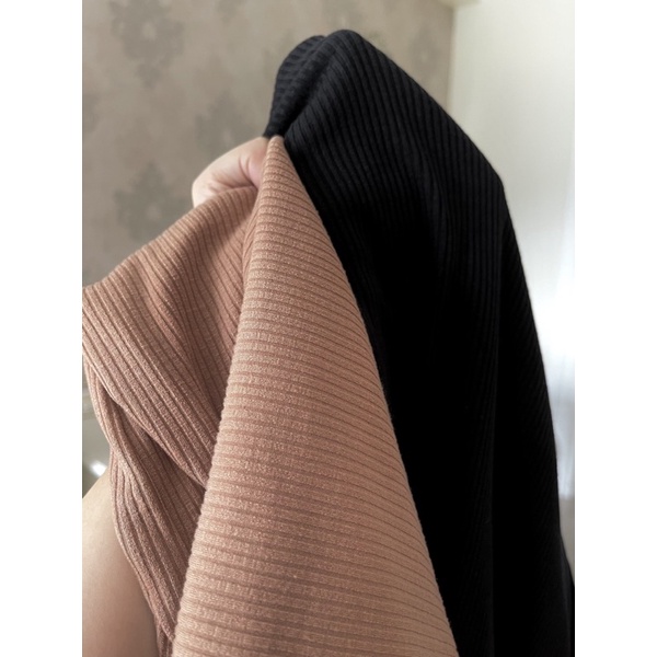 Đầm ôm sát nách dáng dài