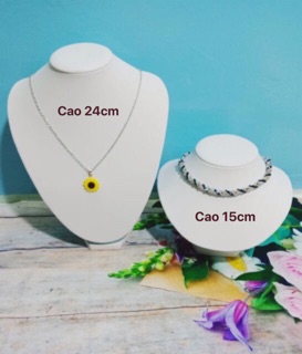 Cổ da trưng bày trang sức