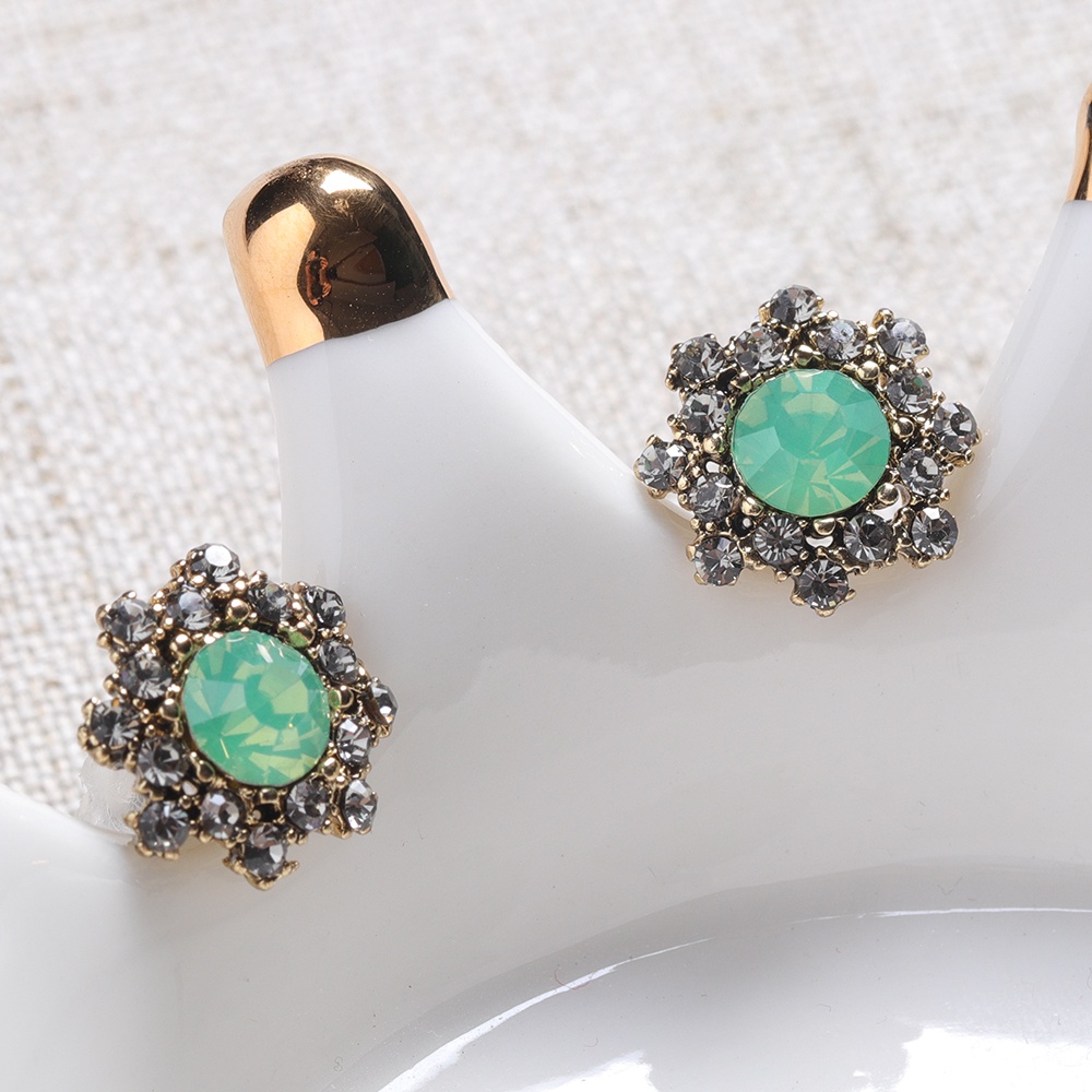 Bông Tai HìNh Hoa TuyếT ĐíNh Đá Phong CáCh Vintage