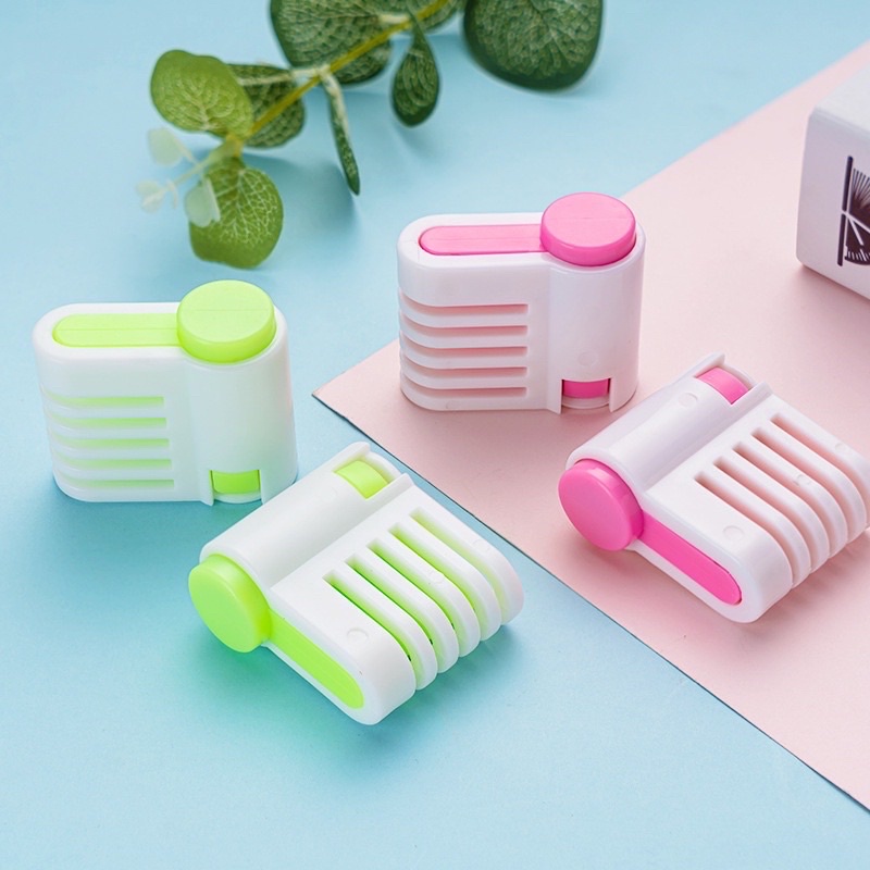 Bộ 2 dụng cụ kẹp dao chia tầng bánh