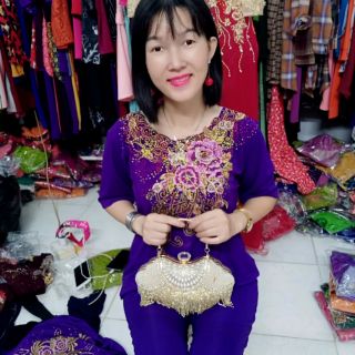 Bộ thêu hoa đá. Tay lỡ