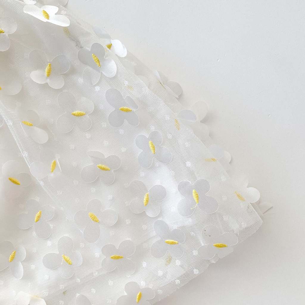 Đầm Không Tay Thêu Hình Bướm Phối Lưới Màu Trắng Phong Cách Công Chúa Thời Trang Hè Cho Bé Gái