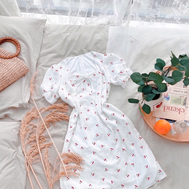 Đầm trắng xòe cherry đỏ tiểu thư xinh ngất ngây