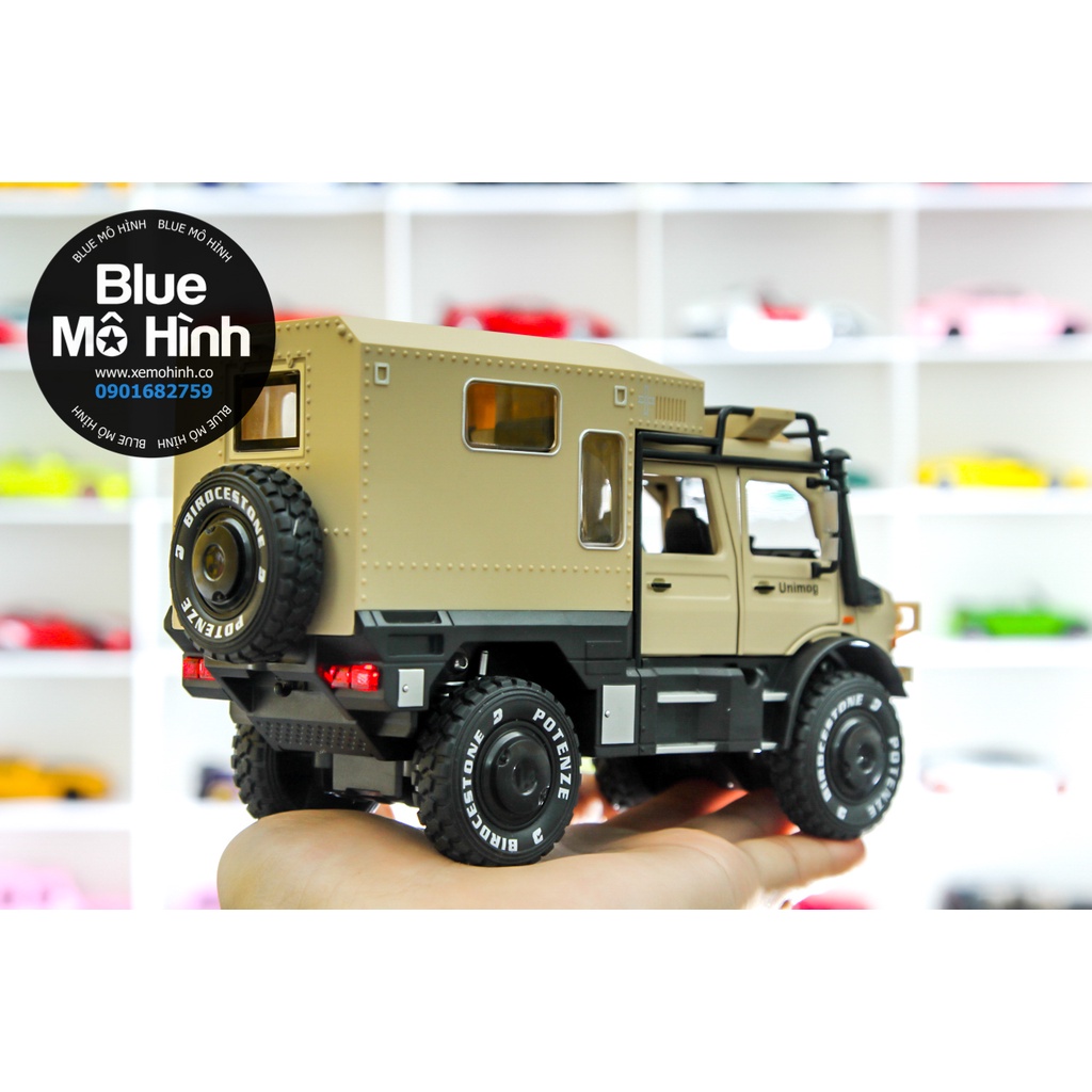 Xe mô hình Mercedes Unimog 1:28