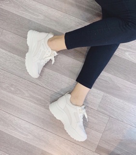 Giày sneaker độn đế 6 cm trắng
