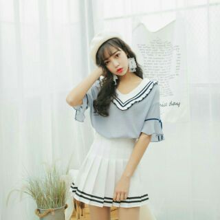 Chân váy xếp li viền sọc