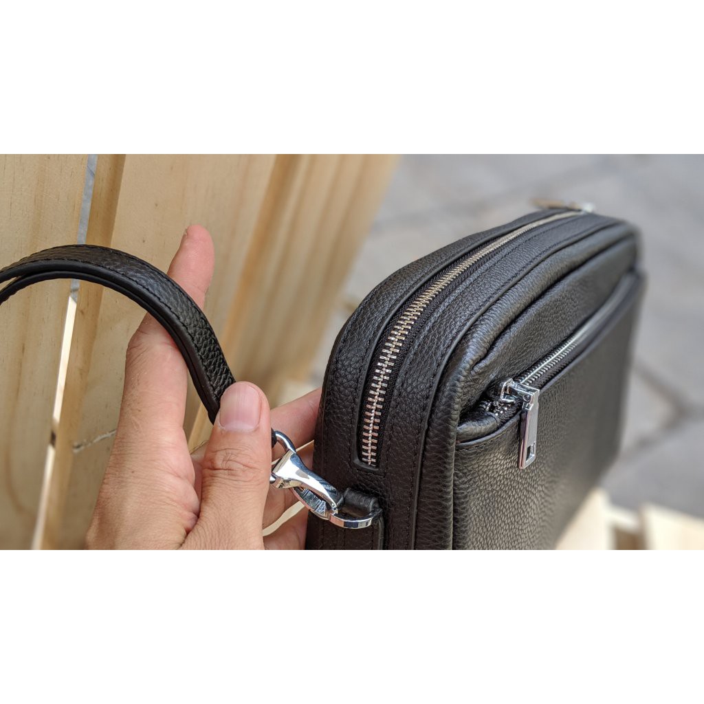 Clutch Cầm Tay Da Bò Đen Khóa Zip Nổi Bật