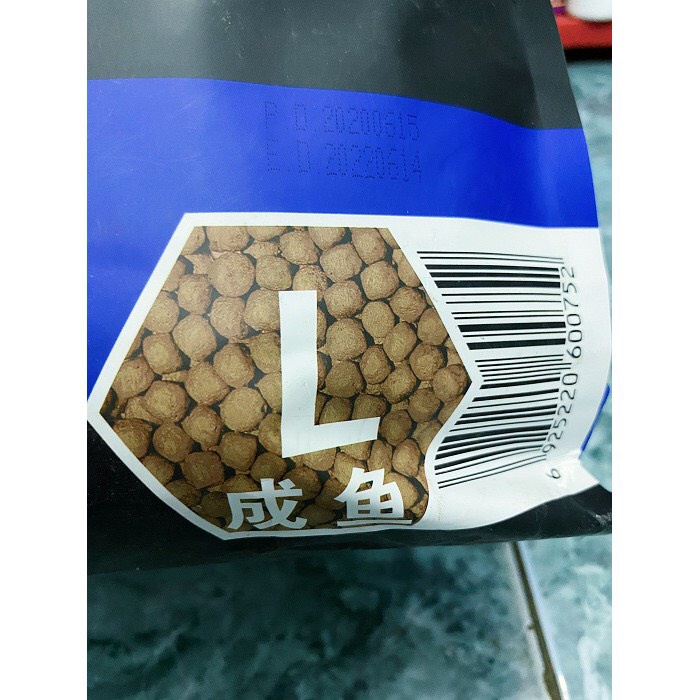 1kg Cám cá KOI Aqua Master STAPLE nhập khẩu,giúp cá phát triển cân bằng.