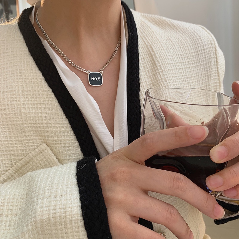 Dây Chuyền Mặt Vuông Kỹ Thuật Số Phong Cách Hip Hop Thời Trang 19A1311