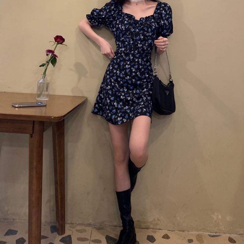 Váy xòe nữ tay ngắn bồng dáng rộng thắt eo 2021, đầm xòe nữ màu đen hoa nhí cổ vuông dúm ngực có nhiều size Hàn Quốc | BigBuy360 - bigbuy360.vn