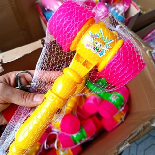 Búa gõ 2 đầu kêu chít chít