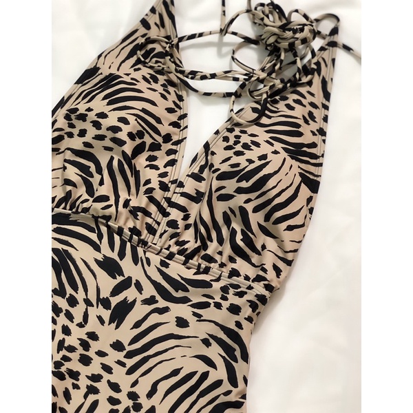 Emma suit_bkn 1 mảnh V-Cut cột dây