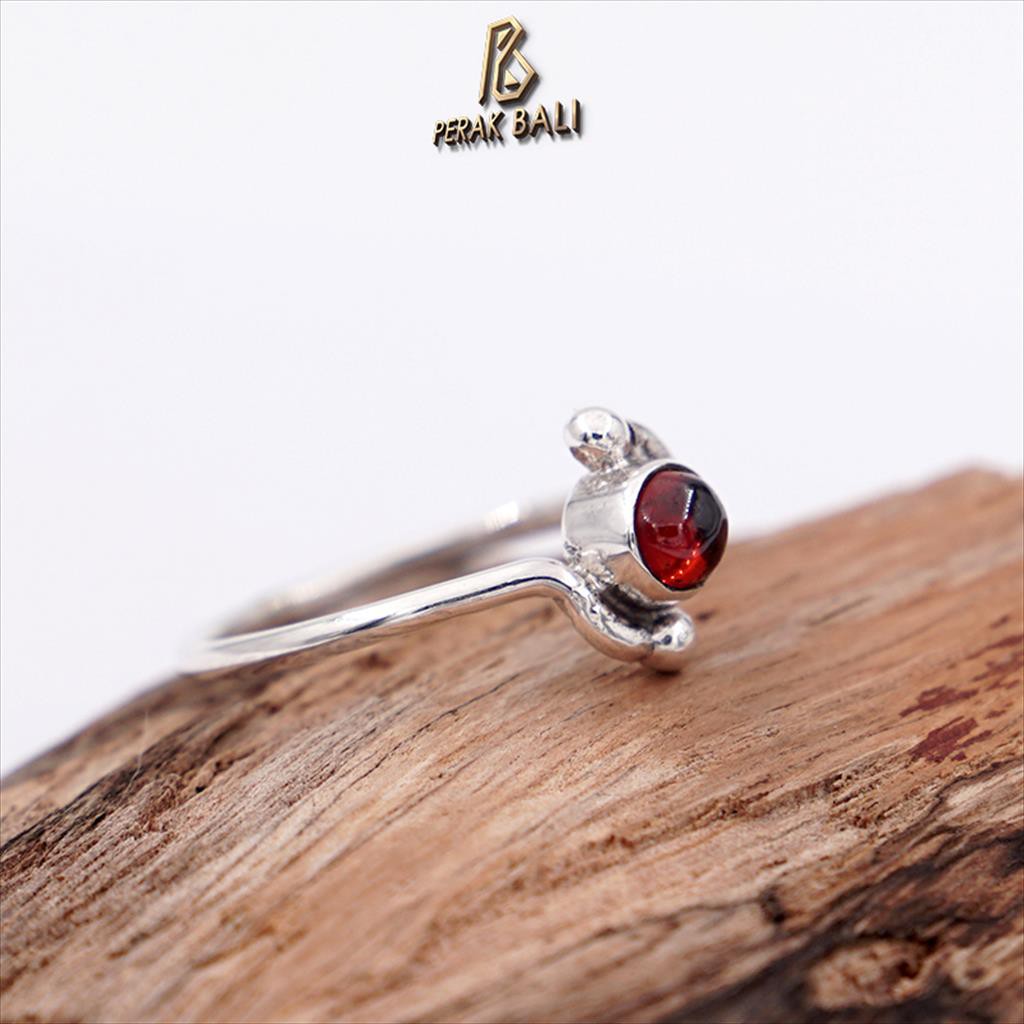 Nhẫn Mạ Bạc 925 Màu Đỏ Garnet Của Jawan