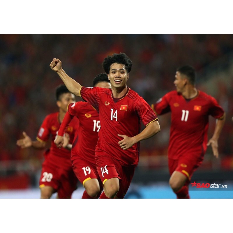 [ Chính Hãng ] - Áo Bóng Đá Đội Tuyển Việt Nam 2018 màu Đỏ Grandsport ( Có chữ ký sống của Cầu Thủ )