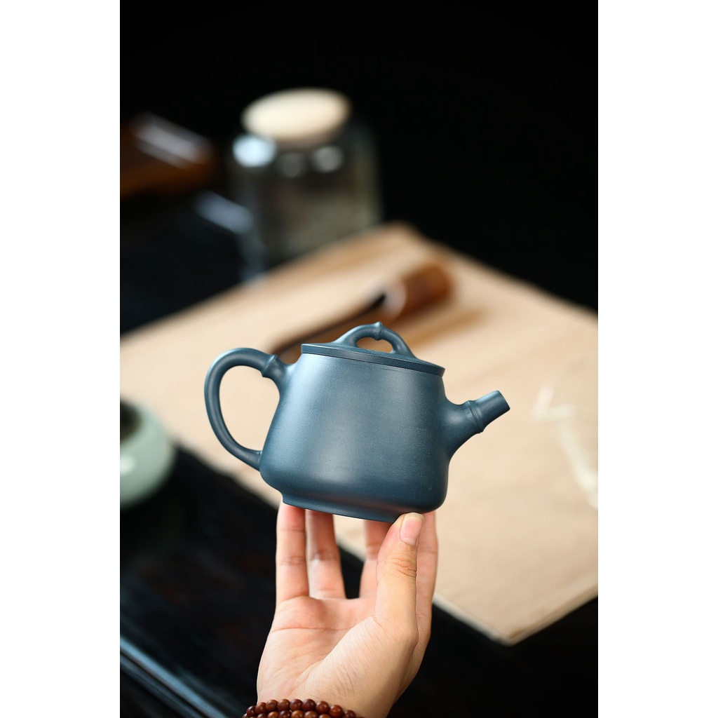 Ấm Tử Sa Nghi Hưng Thạch Biều Cao Mai Hoa 260 ml (Thiên Thanh Nê, Lọc Tổ Ong)