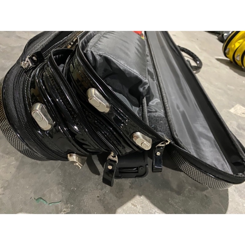 Bao đựng cần Daiwa cacbon cao cấp 2 ngăn 3 ngăng