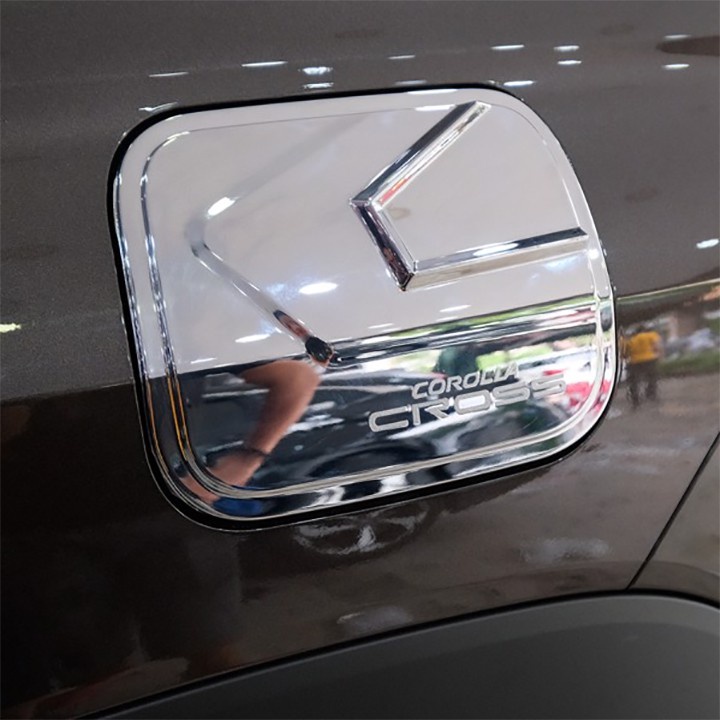 Ốp Nắp Xăng Toyota Corolla Cross Hàng Mạ Crom Cao Cấp