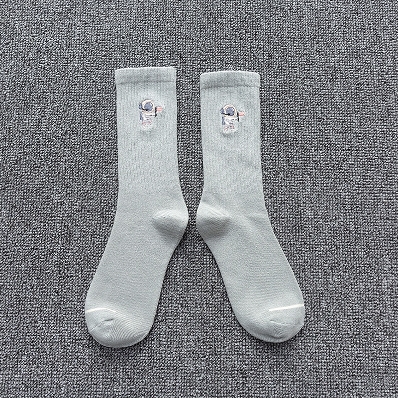 Vớ cotton cổ cao thêu hình phi hành gia thời trang