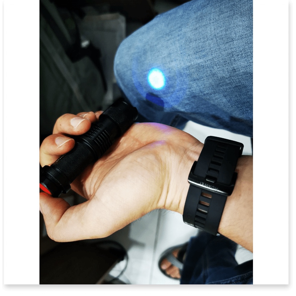 Đèn Tia Cực Tím UV Led Q5 Bước Sóng 365nm Soi Đá Sấy Keo Uv, Soi Tiền ,Soi Cavet Kèm Pin .Uy Tín - Chất Lượng - Gi