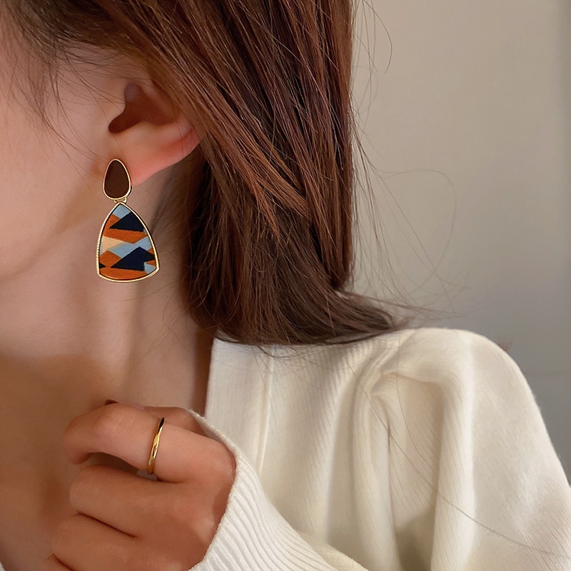 Khuyên Tai Hình Tam Giác Phối Màu Tương Phản Phong Cách Retro Thời Trang Hàn Quốc