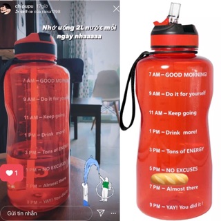 Bình nước 2 lít nắp cao su có chia vạch theo giờ trọn vẹn 1 ngày