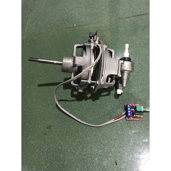 Quạt không chổi than 12V -24v, 33w hoăc 45w có mạch điều tốc chuyên dụng.