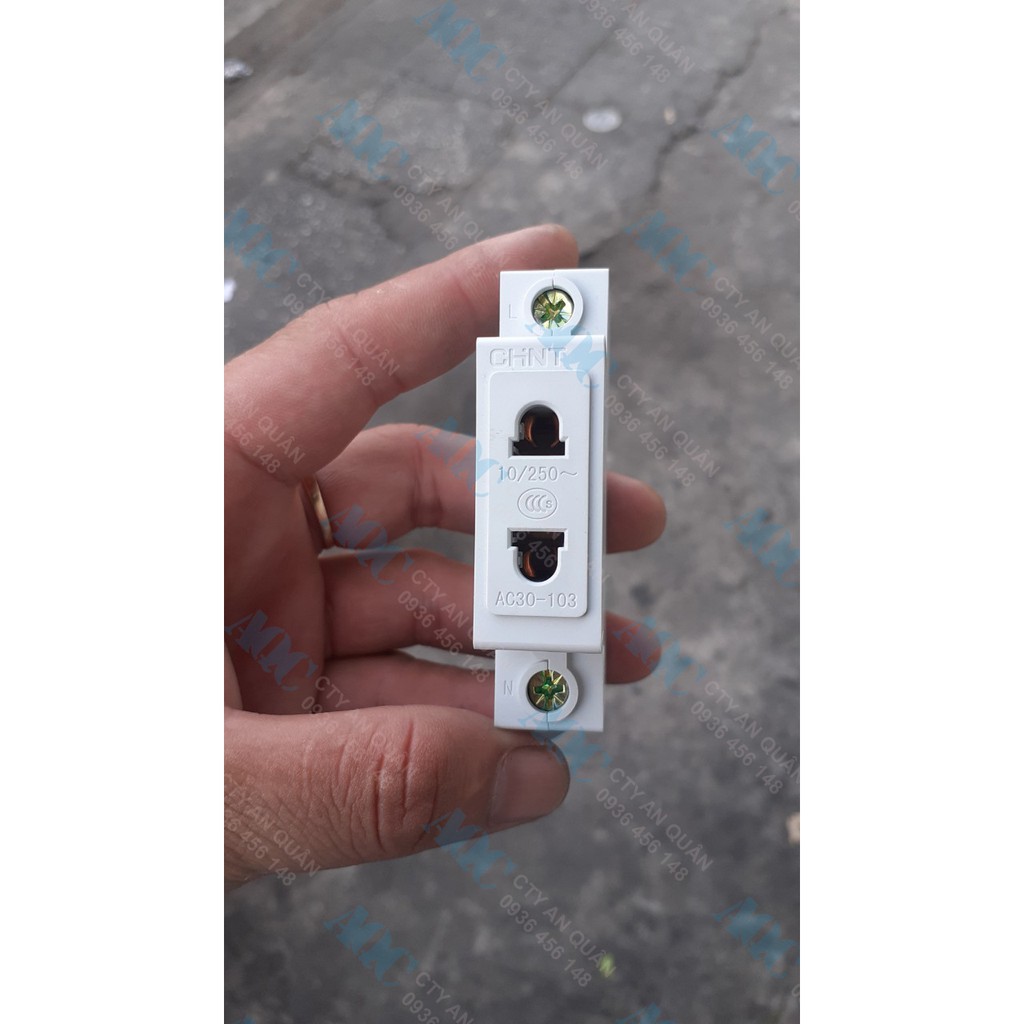 Ổ cắm điện 2 chấu 10A lắp trên ray nhôm