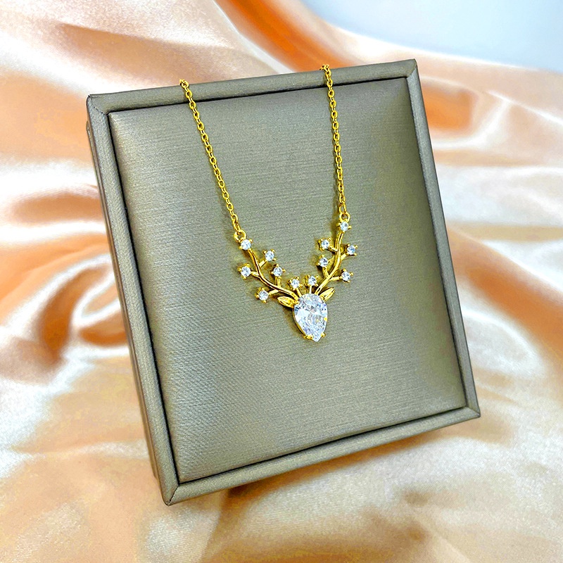 Vòng cổ titan nữ mặt hình hươu đính đá zircon lấp lánh thiết kế thời trang mẫu mới 2023