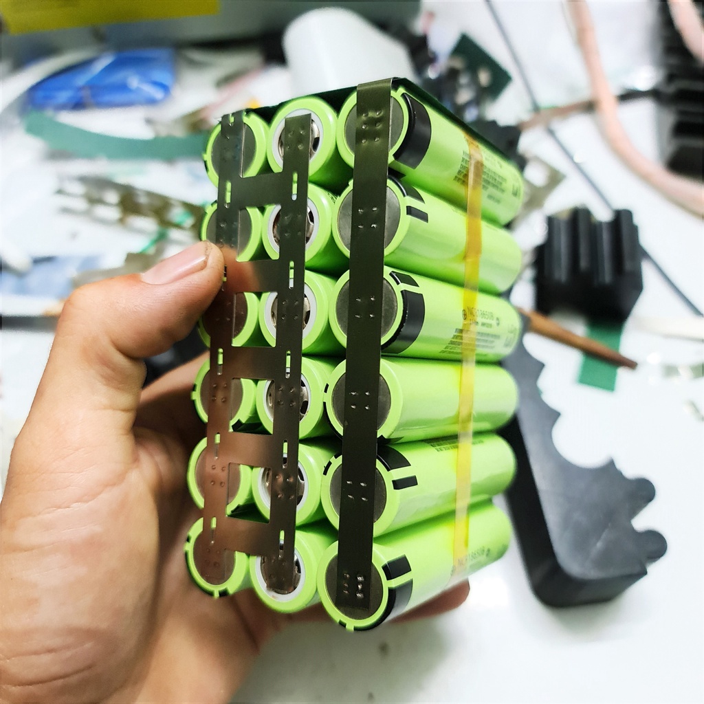 Bình acquy pin 12.6V-15.000MAH 60A MAX. Khối pin 3S được đóng từ 18 cell pin 18650 + Mạch bảo vệ cân bằng 3S 12.6V CF