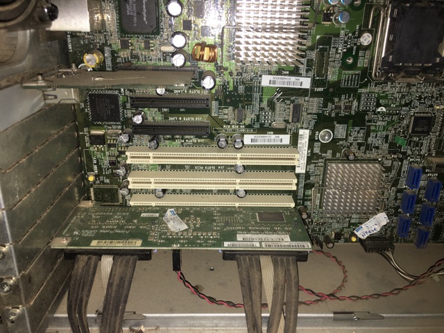 Thùng server HP ML150 G3