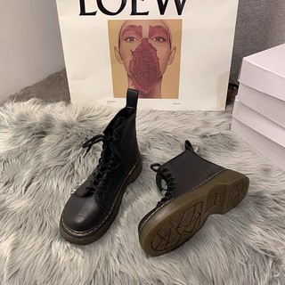 𝗺𝗶𝗲 𝘀𝘁𝘂𝗱𝗶𝗼 - Boots cổ cao da sần buộc dây chỉ nổi