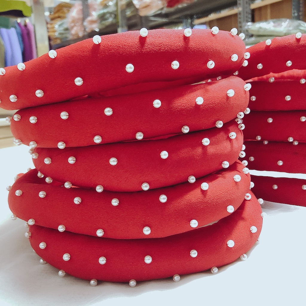 Mấn tròn đội đầu đính hạt trai màu đỏ siêu xinh