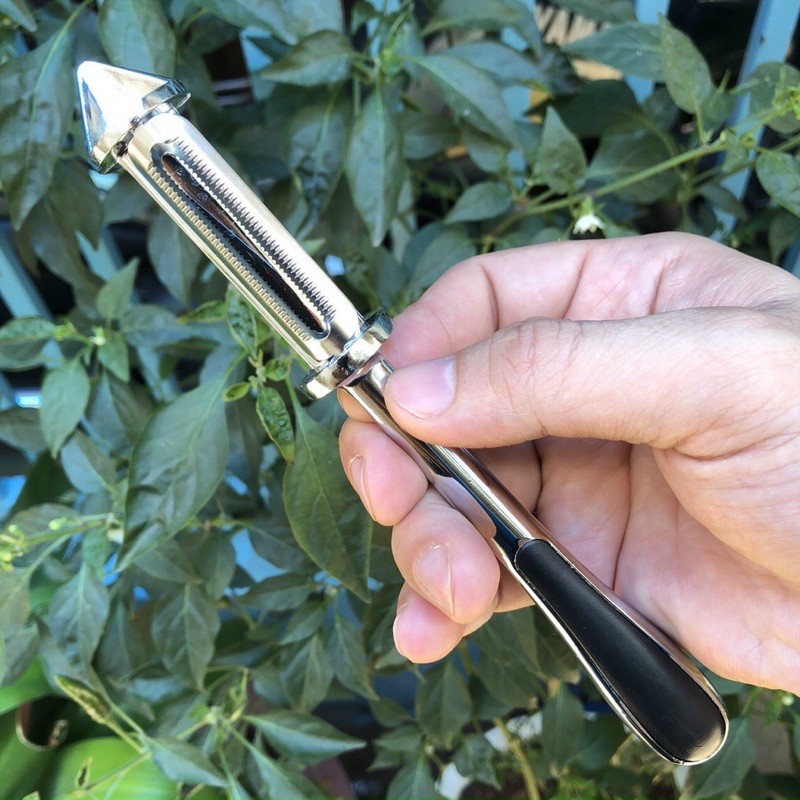 Bào củ quả Đức hiệu zwilling chính hãng, có 3 chức năg trong 1, sắc bén, bền, không rỉ sét, dễ sử dụng