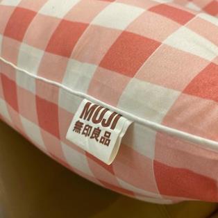 Bộ 2 ruột gối bông Muji căng phồng sang chảnh như khách sạn