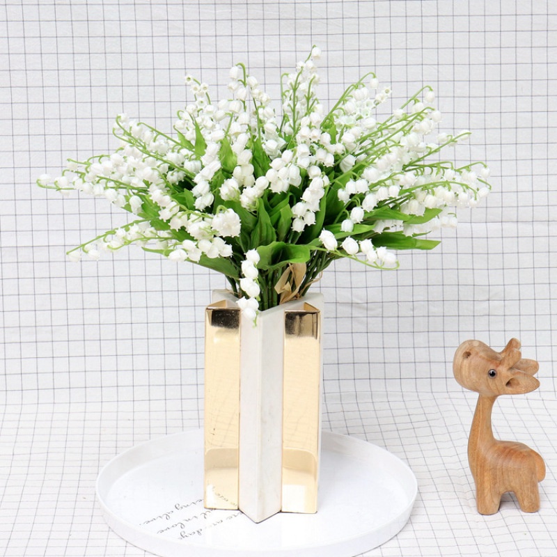 Hoa Lily Giả Bằng Nhựa Trang Trí Đám Cưới