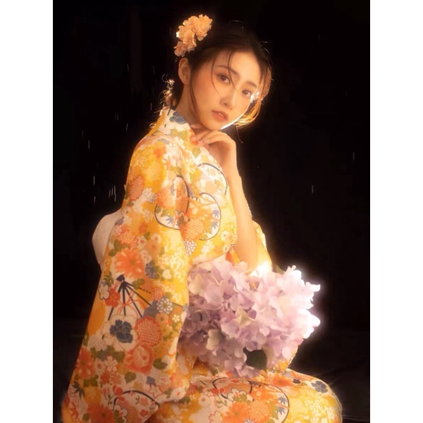 Kimono nhật bản màu vàng hoa