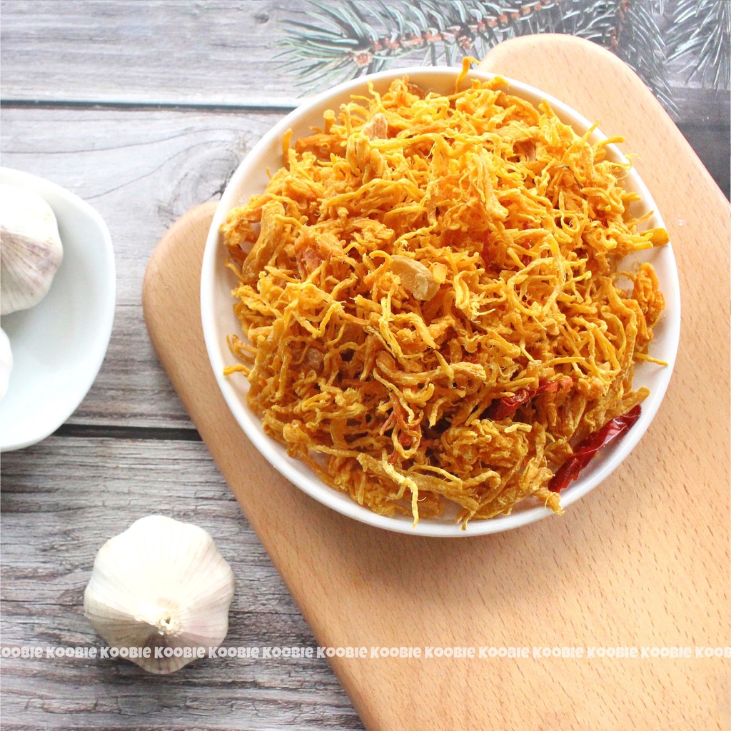 Khô gà bơ tỏi Koobie 300g, đồ ăn vặt ngon an toàn vệ sinh, giao hàng siêu tốc | BigBuy360 - bigbuy360.vn