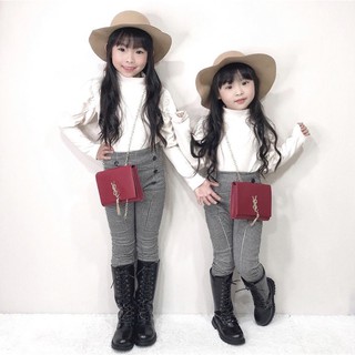 legging kẻ đen trắng