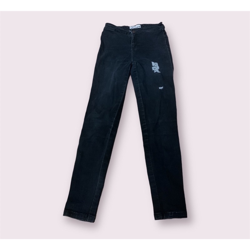 Quần jean rách secondhand