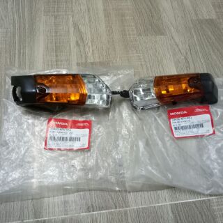 Cụm xi nhan trước honda super dream.