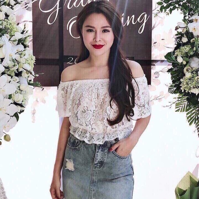 Áo trễ vai ren