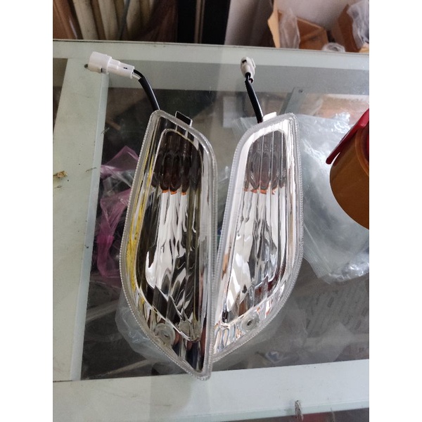 Xy nhan trước vespa lx