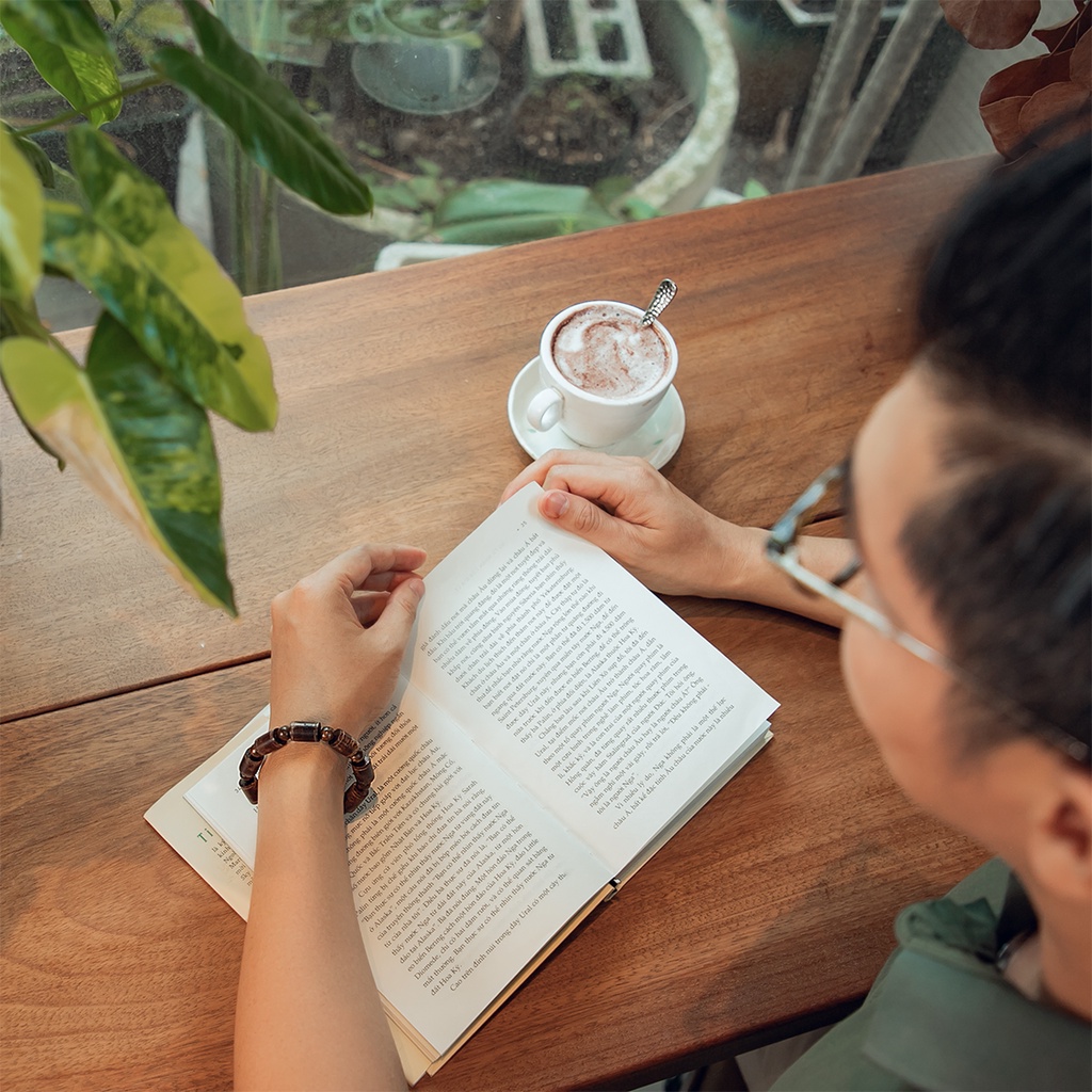 Vòng tay trầm hương nam hạt trúc 10mm mix tròn tự nhiên cao cấp phong thủy Udum quà biếu tặng sang trọng.