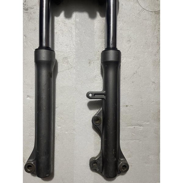 Vai thụt trước xe máy Sirius 110cm của Yamaha .