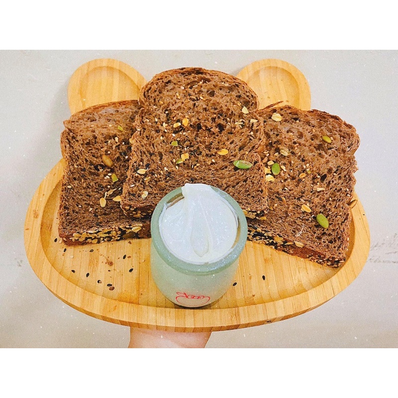 Bánh Mì Nguyên Cám Đen Ngũ Cốc Eatclean Dành Cho Người Ăn Kiêng