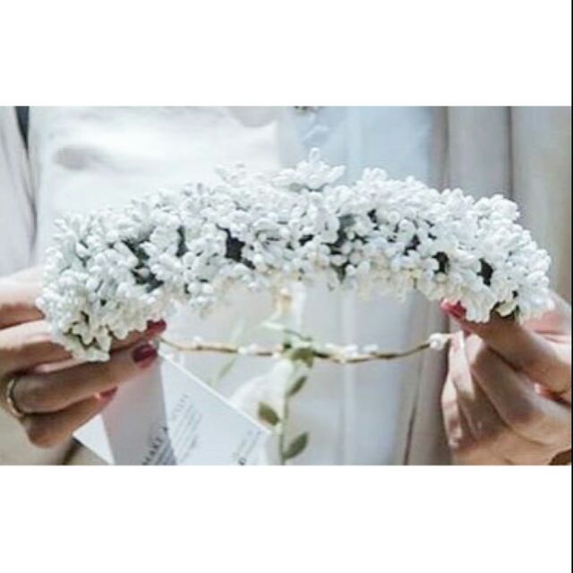 Vòng hoa nhị đá