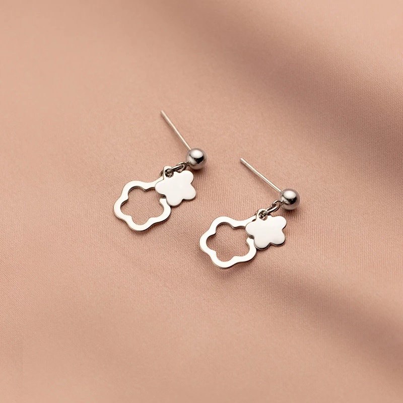 Khuyên Tai Hình Bông Hoa Dễ Thương Xinh Xắn Cho Nữ