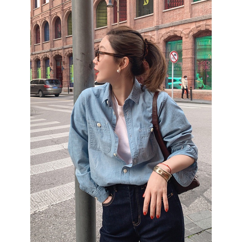 Áo Sơ Mi Denim Tay Dài Cổ Bẻ Màu Xanh Dương Nhạt Phong Cách Mới Dễ Phối Đồ Cho Nữ